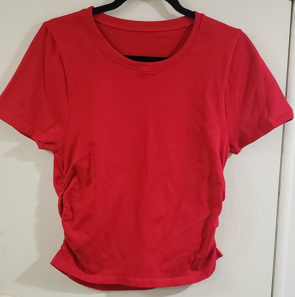 🌻NWOT OQQ Short Sleeve Tee in Red